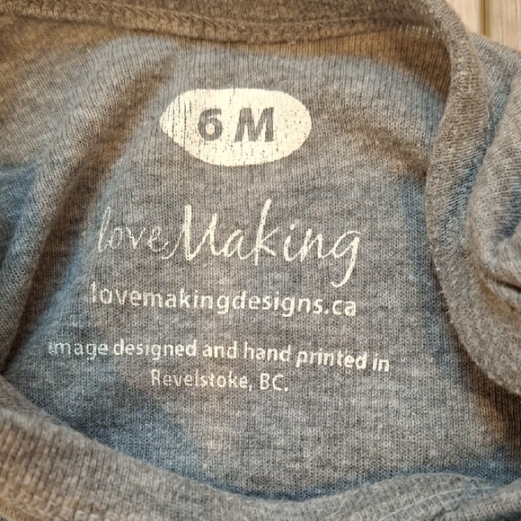 Hand Printed Gray Raccoon Print Bodysuit Size 6m - Picture 2 of 4